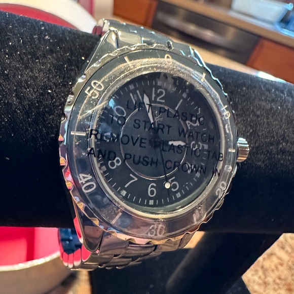 Women’s Watch - Picture 3 of 5